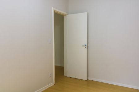 Casa à venda com 341m², 4 quartos e 4 vagas Casa à venda com 341m², 4 quartos e 4 vagasQuarto 2