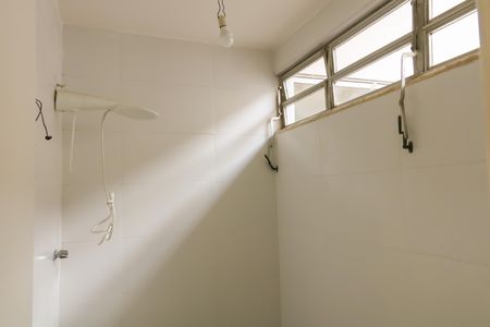 Casa à venda com 341m², 4 quartos e 4 vagas Casa à venda com 341m², 4 quartos e 4 vagasBanheiro Social