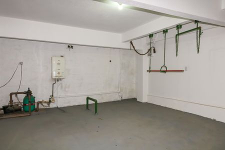 Casa à venda com 341m², 4 quartos e 4 vagas Casa à venda com 341m², 4 quartos e 4 vagasÁrea de Serviço - 1º Pavimento