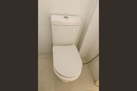 Casa à venda com 341m², 4 quartos e 4 vagas Casa à venda com 341m², 4 quartos e 4 vagasBanheiro Social