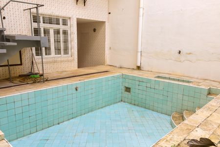 Casa à venda com 341m², 4 quartos e 4 vagas Casa à venda com 341m², 4 quartos e 4 vagasÁrea Privativa