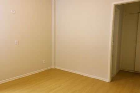 Casa à venda com 341m², 4 quartos e 4 vagas Casa à venda com 341m², 4 quartos e 4 vagas Suite