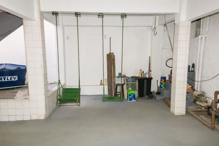 Casa à venda com 341m², 4 quartos e 4 vagas Casa à venda com 341m², 4 quartos e 4 vagasÁrea de Serviço - 1º Pavimento