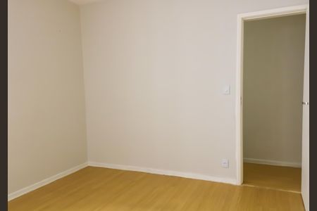 Casa à venda com 341m², 4 quartos e 4 vagas Casa à venda com 341m², 4 quartos e 4 vagasQuarto 3