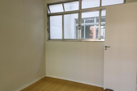 Casa à venda com 341m², 4 quartos e 4 vagas Casa à venda com 341m², 4 quartos e 4 vagasQuarto 1