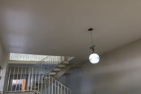 Casa à venda com 341m², 4 quartos e 4 vagas Casa à venda com 341m², 4 quartos e 4 vagasSala