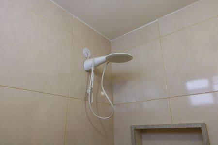 Casa à venda com 341m², 4 quartos e 4 vagas Casa à venda com 341m², 4 quartos e 4 vagasBanheiro da Suite