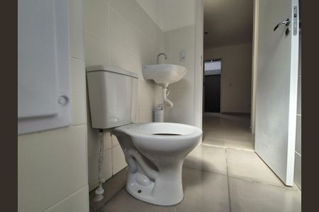 Apartamento à venda com 48m², 2 quartos e 1 vaga Apartamento à venda com 48m², 2 quartos e 1 vagaBanheiro