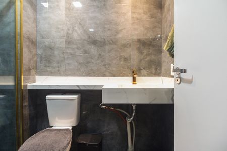 Apartamento para alugar com 70m², 2 quartos e 1 vaga Apartamento para alugar com 70m², 2 quartos e 1 vagaBanheiro Suíte