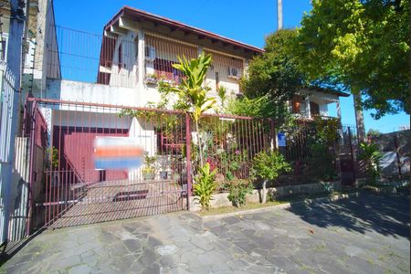 Casa à venda com 265m², 4 quartos e 4 vagasFachada