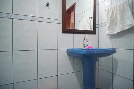 Casa à venda com 265m², 4 quartos e 4 vagasBanheiro Corredor 1