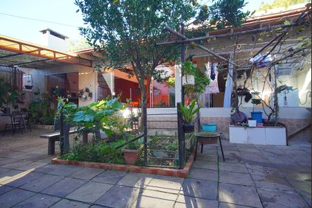 Casa à venda com 265m², 4 quartos e 4 vagasQuintal