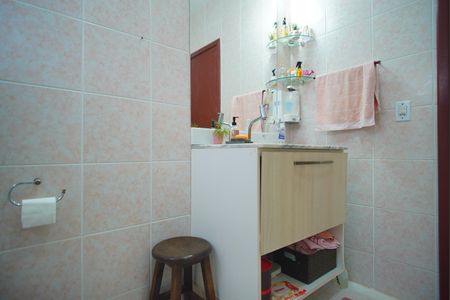 Casa à venda com 265m², 4 quartos e 4 vagasBanheiro Corredor  2