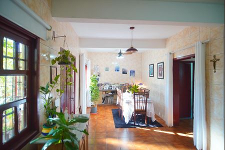 Casa à venda com 265m², 4 quartos e 4 vagasSala