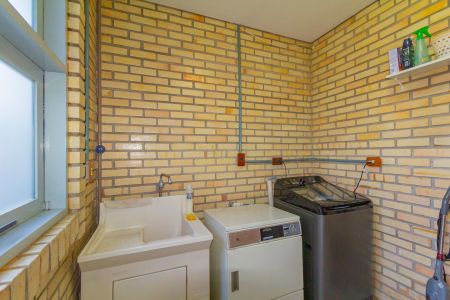 Casa à venda com 235m², 3 quartos e 5 vagasÁrea de Serviço