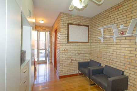 Casa à venda com 235m², 3 quartos e 5 vagasSuíte 2