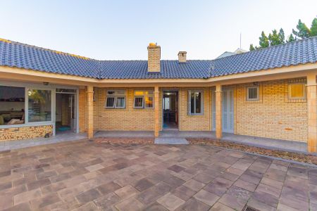 Casa à venda com 235m², 3 quartos e 5 vagasFachada