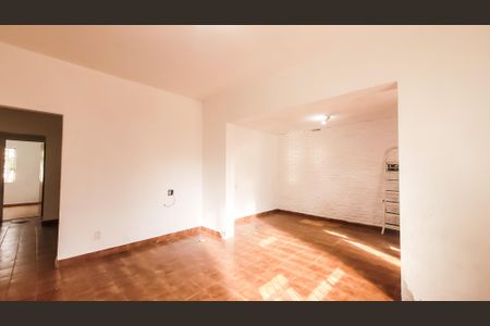 Casa à venda com 211m², 3 quartos e 1 vaga Casa à venda com 211m², 3 quartos e 1 vagaSala