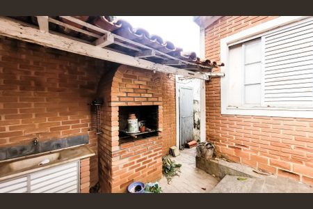 Casa à venda com 211m², 3 quartos e 1 vaga Casa à venda com 211m², 3 quartos e 1 vagaGaragem / Churrasqueira