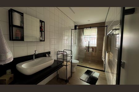 Casa à venda com 430m², 4 quartos e 3 vagasBanheiro 4