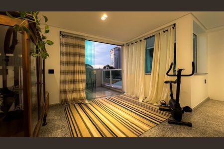 Casa à venda com 430m², 4 quartos e 3 vagasEscritório