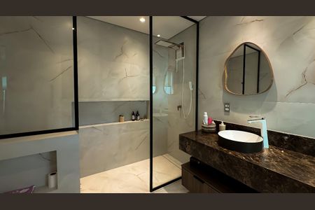 Casa à venda com 430m², 4 quartos e 3 vagasBanheiro da Suíte