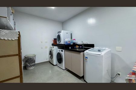 Casa à venda com 430m², 4 quartos e 3 vagasÁrea de Serviço