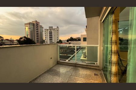 Casa à venda com 430m², 4 quartos e 3 vagasÁrea Externa
