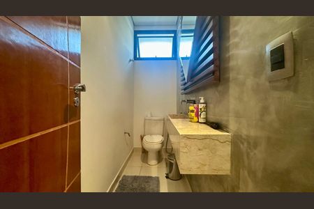 Casa à venda com 192m², 5 quartos e 4 vagasLavabo 