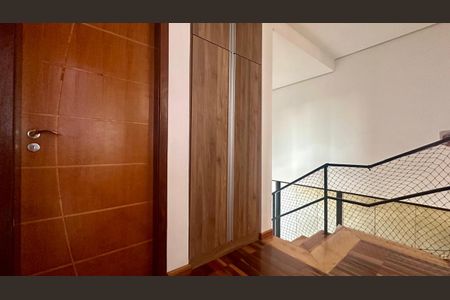 Casa à venda com 192m², 5 quartos e 4 vagasCorredor 