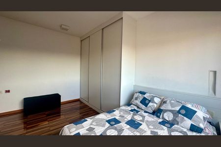 Casa à venda com 192m², 5 quartos e 4 vagasQuarto/Suíte 