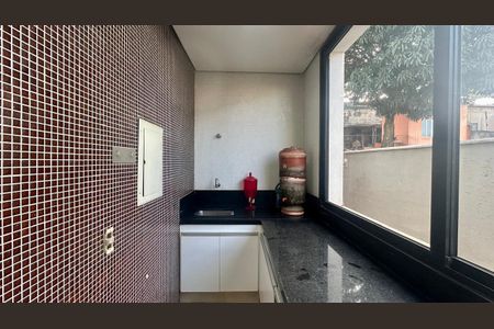 Casa à venda com 192m², 5 quartos e 4 vagasCozinha 