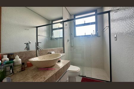 Casa à venda com 192m², 5 quartos e 4 vagasBanheiro /suíte 