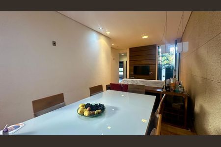 Casa à venda com 192m², 5 quartos e 4 vagasSala 