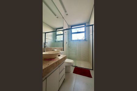 Casa à venda com 192m², 5 quartos e 4 vagasBanheiro /suíte 