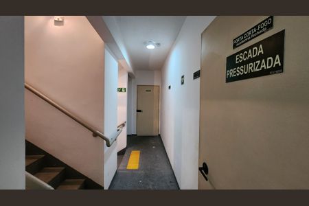 Apartamento para alugar com 76m², 3 quartos e 1 vagaEscada