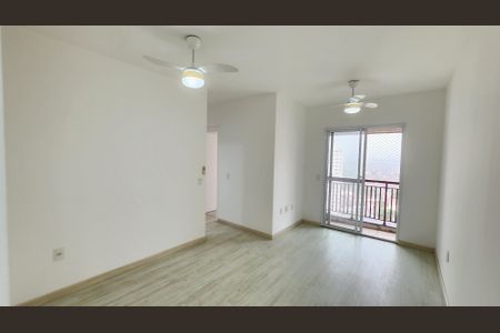 Apartamento para alugar com 76m², 3 quartos e 1 vagaSala