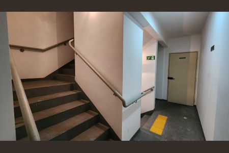 Apartamento para alugar com 76m², 3 quartos e 1 vagaEscada
