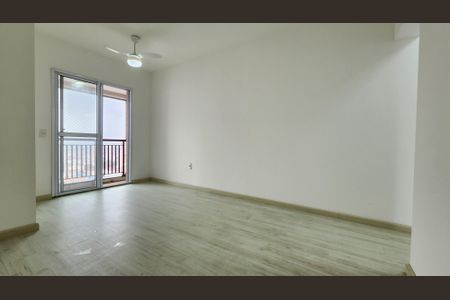 Apartamento para alugar com 76m², 3 quartos e 1 vagaSala