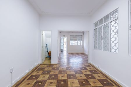 Casa à venda com 185m², 4 quartos e 5 vagas Casa à venda com 185m², 4 quartos e 5 vagasQuarto 1