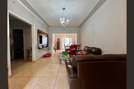 Casa à venda com 127m², 3 quartos e 3 vagasSala