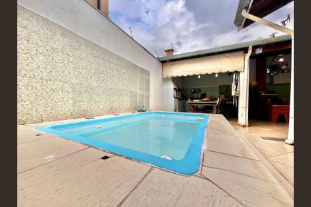 Casa à venda com 127m², 3 quartos e 3 vagasPiscina