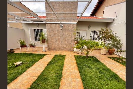 Casa à venda com 127m², 3 quartos e 3 vagasFachada