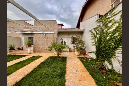 Casa à venda com 127m², 3 quartos e 3 vagasFachada