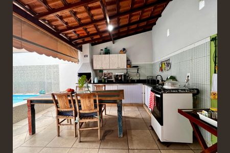 Casa à venda com 127m², 3 quartos e 3 vagasCozinha Externa