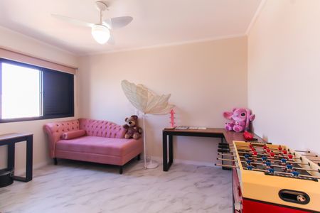 Apartamento à venda com 134m², 3 quartos e 2 vagasQuarto 2 - Suíte