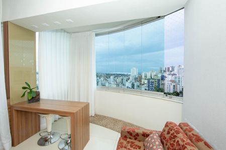 Apartamento à venda com 118m², 3 quartos e 2 vagasVARANDA