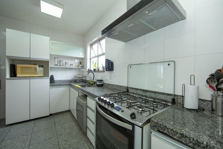 Apartamento à venda com 118m², 3 quartos e 2 vagasCOZINHA