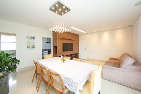 Apartamento à venda com 118m², 3 quartos e 2 vagasSALA