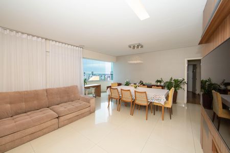 Apartamento à venda com 118m², 3 quartos e 2 vagasSALA